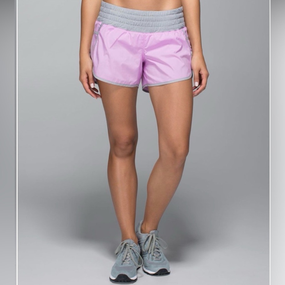 Lululemon Tracker Short II Wonen’s Lilac Light Purple Grey Gym Shorts Size 4